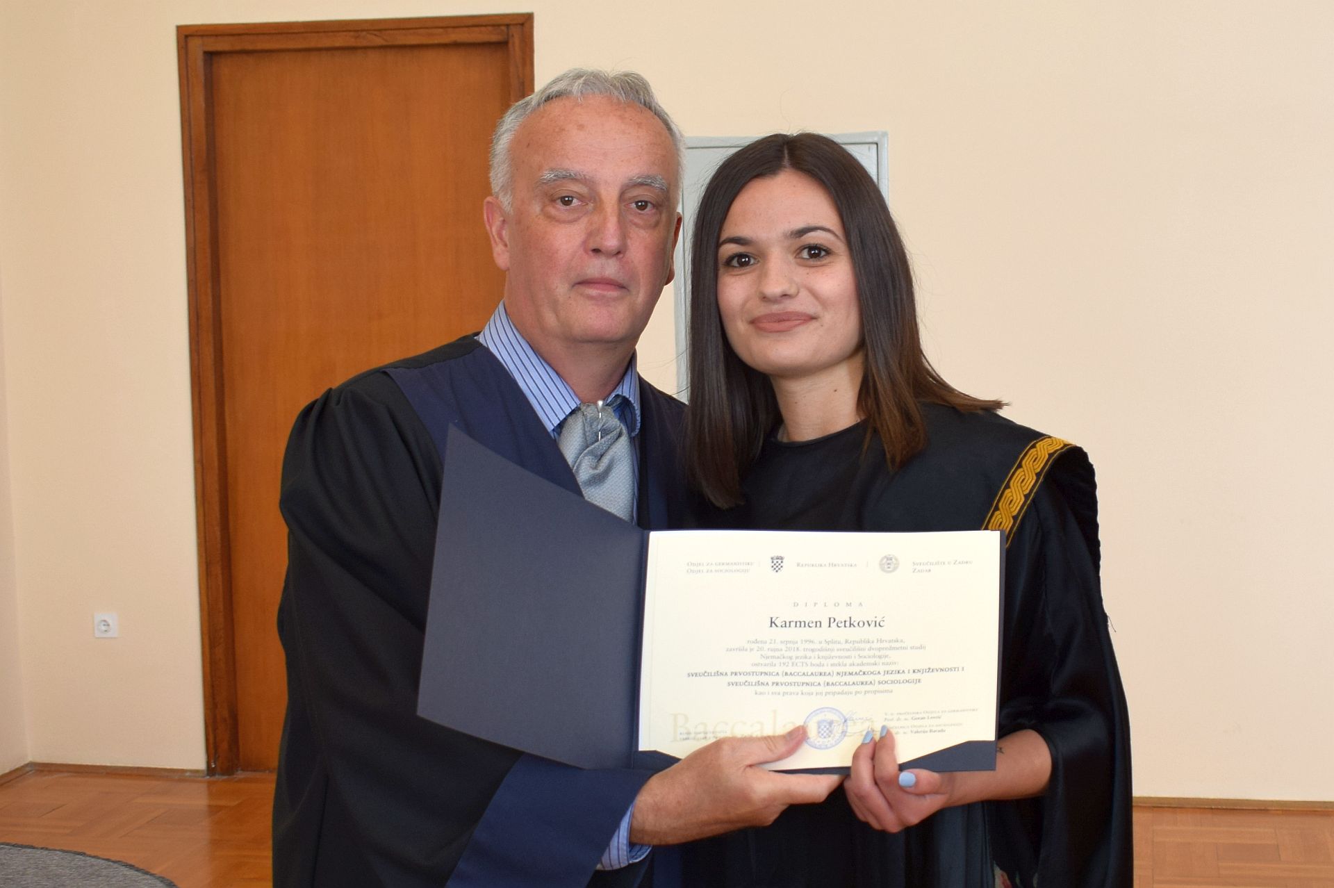 Promocija 11. generacije prvostupnika Odjela za germanistiku j Promocija 11. generacije prvostupnika Odjela za germanistiku j