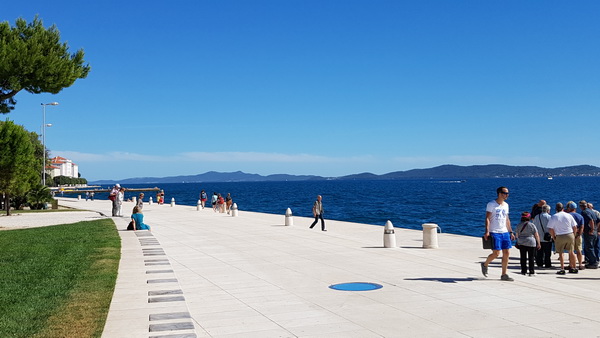 Prekrasno subotnje poslijepodne na zadarskoj rivi. Foto: Mladen Malik