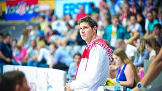 U doista sjajnoj atmosferi koju je stvorilo oko 5000 navijača iz cijele Hrvatske, naši su rukometni reprezentativci remizirali sa Švedskom i to s rezultatom 25-25. Bila je to ‘kaubojima’ pretposljednja pripremna utakmica uoči Olimpijskih igara