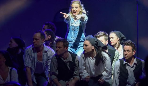 Mjuzikl Mamma Mia kazališza Komedija u dvorani Krešimir Ćosić