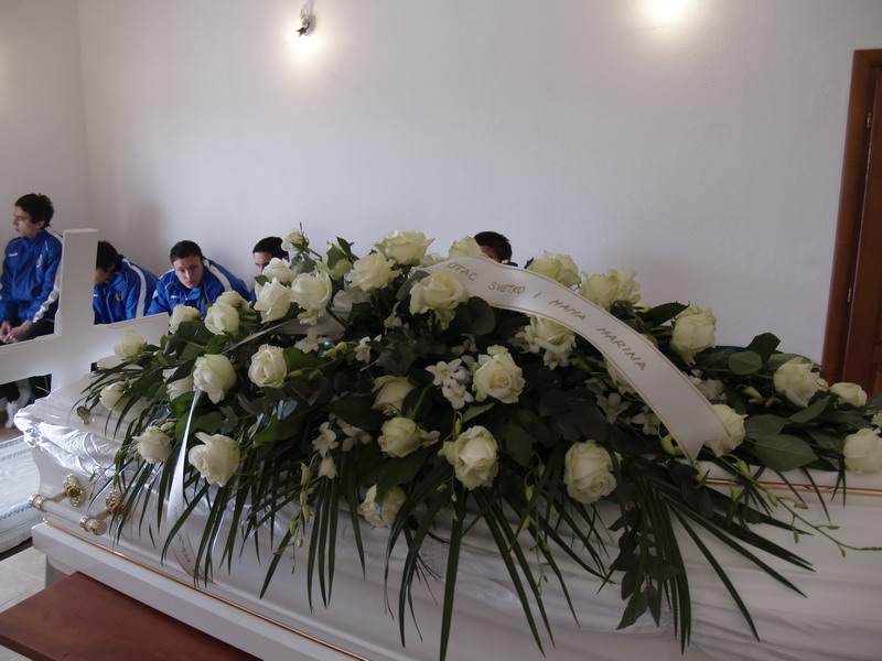 Posljednji ispracaj Hrvoja Custica, Murvica 5. travnja 2008, 12 sati Posljednji ispracaj Hrvoja Custica, Murvica 5. travnja 2008, 12 sati