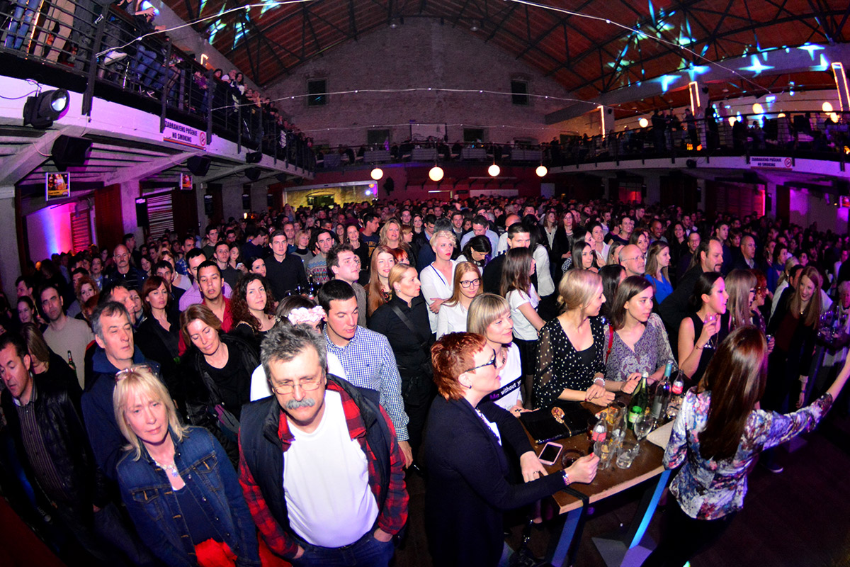 Oliver Dragojević & Dupini oduševili Zadrane ; foto Iva Perinčić