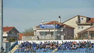 Igrači i navijači NK Zadar obilježili 10. obljetnicu tragične smrti Hrvoja Ćustića Igrači i navijači NK Zadar obilježili 10. obljetnicu tragične smrti Hrvoja Ćustića