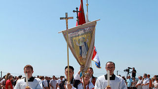 U Skabrnji odrzano veliko misno slavlje i procesija povodom blagdana Velike Gospe U Skabrnji odrzano veliko misno slavlje i procesija povodom blagdana Velike Gospe