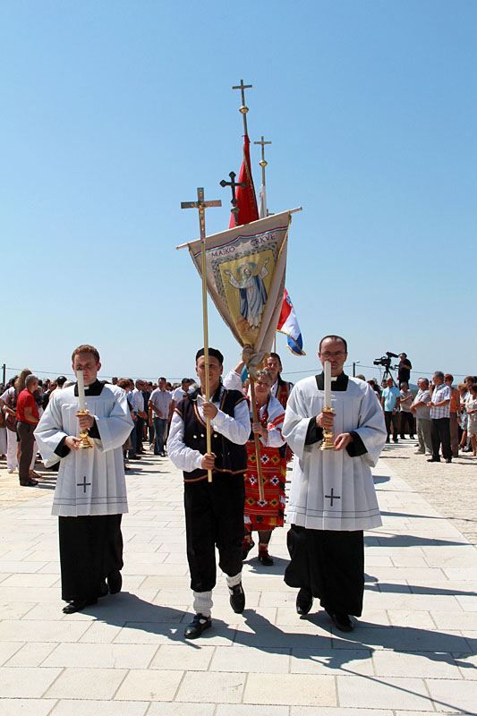 U Skabrnji odrzano veliko misno slavlje i procesija povodom blagdana Velike Gospe U Skabrnji odrzano veliko misno slavlje i procesija povodom blagdana Velike Gospe