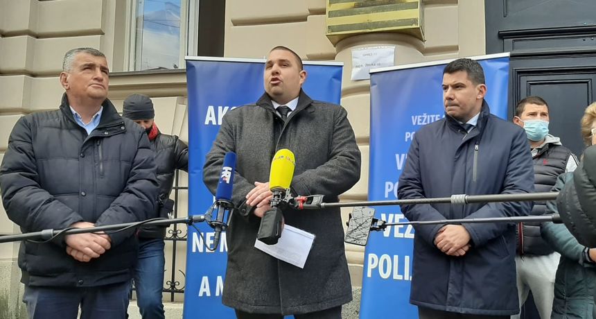 Udruga “Vir bez podjela” optužuje: Državno odvjetništvo naš ignorira i pogoduje Kristijanu Kapoviću Udruga “Vir bez podjela” optužuje: Državno odvjetništvo naš ignorira i pogoduje Kristijanu Kapoviću