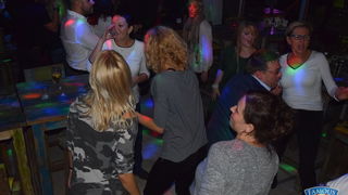 Songbusters i Elena Stella @ Famous Beach Bar & Grill Songbusters i Elena Stella @ Famous Beach Bar & Grill