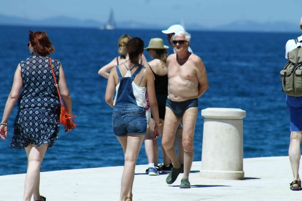 Ljetni šušur na zadarskoj rivi