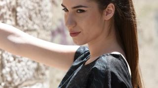 Mlada zadarska dizajnerica Marta Tokić  priprema katalog sa svojom kolekcijom koja sadrži otisnute motive grada Zadra. Foto. Dino Stanin/PIXSELL