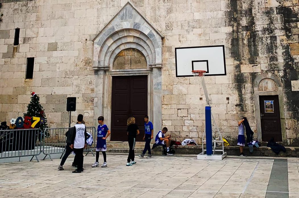 bozicni basket sv. krsevan bozicni basket sv. krsevan