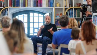 Boris Dežulović predstavio svoju novu knjigu Život i snoviđenja neustrašivog žohara Zaštomira Boris Dežulović predstavio svoju novu knjigu Život i snoviđenja neustrašivog žohara Zaštomira