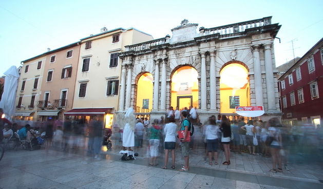 Gradska loza: otvorenje izlozbe Machinae etc. Velibora Jankovica foto: Angelo Virag