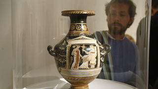 Zagreb, 141010.
Klovicevi dvori.
Otvorenje izlozbe ” Anticki Grci na tlu Hrvatske”
Izlozba Antizki Grci na tlu Hrvatske obuhvaca razdoblje od 12. do 1. st. pr. Kr., odnosno od najranijih posjeta Grka na Grka nasem priobalju