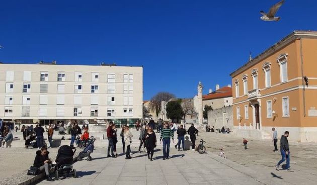 Zadrane sunce izmamilo na gradske ulice, danas posljednji dan “kave za van”