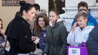 Zadarski Palčići pustili u zrak stotine ljubičastih balona