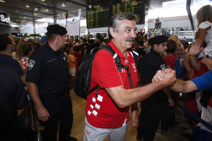 Zagreb, 130812.
Pleso.
Povratak Hrvatske olimpijske delegacije u Zagreb sa Olimpijskih igara u Londonu.
Na fotografiji: Ratko Rudic.
Foto: Goran Mehkek / CROPIX Zagreb, 130812.
Pleso.
Povratak Hrvatske olimpijske delegacije u Zagreb sa Olimpijskih igara u Londonu.
Na fotografiji: Ratko Rudic.
Foto: Goran Mehkek / CROPIX