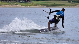 Kiteri guštali u refulima ninske bure Kiteri guštali u refulima ninske bure