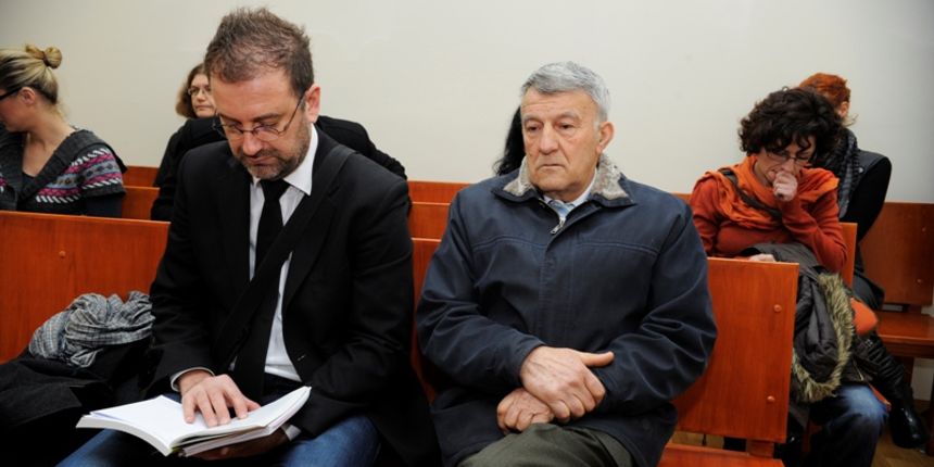 Kinin ,230113. Jovan Beric na Opcinskom sudu u Kninu na izricanju presude u tuzbi protiv Republike Hrvatske za nadoknadu stete zbog ubojstva roditelja u selu Varivode nakon VRO Oluja u rujnu 1995. Odlukom suda dobio je oko 540 tisuca kuna odstete. Foto: Kinin ,230113. Jovan Beric na Opcinskom sudu u Kninu na izricanju presude u tuzbi protiv Republike Hrvatske za nadoknadu stete zbog ubojstva roditelja u selu Varivode nakon VRO Oluja u rujnu 1995. Odlukom suda dobio je oko 540 tisuca kuna odstete. Foto: