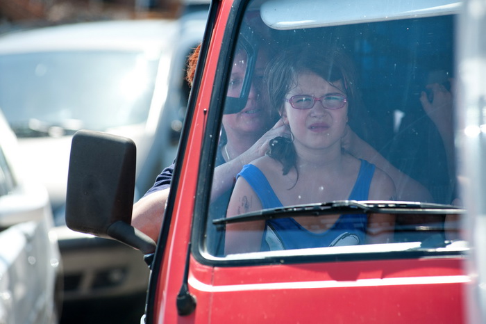 Zadar, 220612
Mnogi su iskoristili praznike kako bi povezali produzeni vikend i otisli na more pa je tako danas u zadarskoj trajektnoj luci pojacan promet.
Na fotografiji: detalj iz trajektne luke
Foto: Luka Gerlanc / CROPIX Zadar, 220612
Mnogi su iskoristili praznike kako bi povezali produzeni vikend i otisli na more pa je tako danas u zadarskoj trajektnoj luci pojacan promet.
Na fotografiji: detalj iz trajektne luke
Foto: Luka Gerlanc / CROPIX