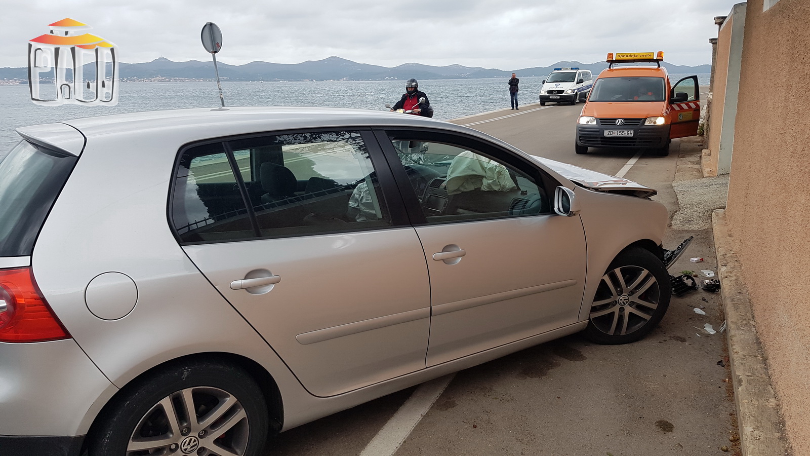 Golfom se izvrtio i zabio u zid na Obali kneza Trpimira