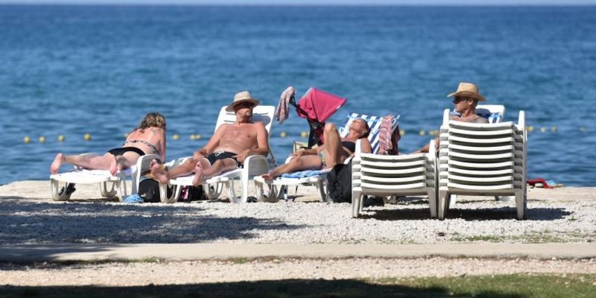 Turisti i građani uživali su u subotu u prekrasnom rujanskom danu babljeg ljeta. Photo: Dino Stanin/PIXSELL Turisti i građani uživali su u subotu u prekrasnom rujanskom danu babljeg ljeta. Photo: Dino Stanin/PIXSELL