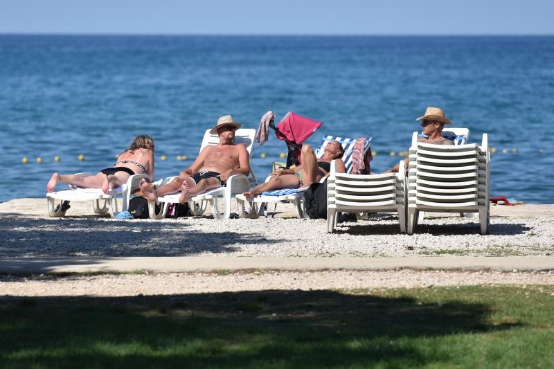 Turisti i građani uživali su u subotu u prekrasnom rujanskom danu babljeg ljeta. Photo: Dino Stanin/PIXSELL Turisti i građani uživali su u subotu u prekrasnom rujanskom danu babljeg ljeta. Photo: Dino Stanin/PIXSELL