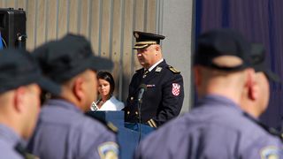 U prigodi Dana hrvatske policije i njihovog zaštitnika Sv.Mihovila danas je u PU Zadarskoj održana prigodna svečanost.U nastavku svečanosti, pokaznu vježbu samoobrane izveli su pripadnici interventne jedinice PU Zadarske te su podijeljena priznanja nagrađ U prigodi Dana hrvatske policije i njihovog zaštitnika Sv.Mihovila danas je u PU Zadarskoj održana prigodna svečanost.U nastavku svečanosti, pokaznu vježbu samoobrane izveli su pripadnici interventne jedinice PU Zadarske te su podijeljena priznanja nagrađ