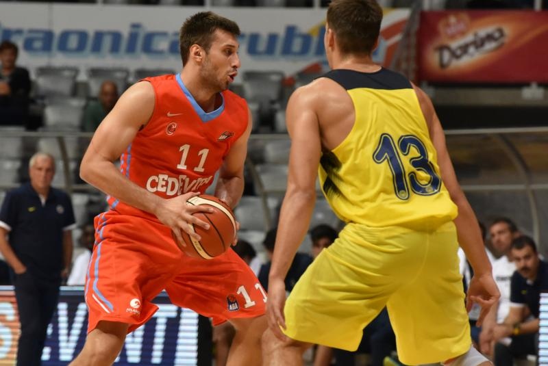 ZDBT 2016: KK Cedevita – Fenerbahce 77-88. Photo: Hrvoje Jelavić/PIXSELL ZDBT 2016: KK Cedevita – Fenerbahce 77-88. Photo: Hrvoje Jelavić/PIXSELL