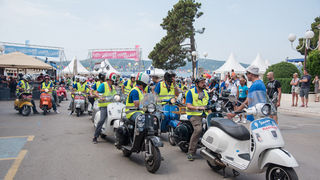 Spektakularni defile vespaša, foto: Vinko Pešić Spektakularni defile vespaša, foto: Vinko Pešić