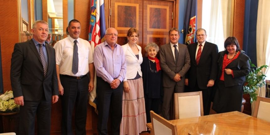 Gradonačelnik primio dr. Judith Reisman, foto: ezadar.hr Gradonačelnik primio dr. Judith Reisman, foto: ezadar.hr