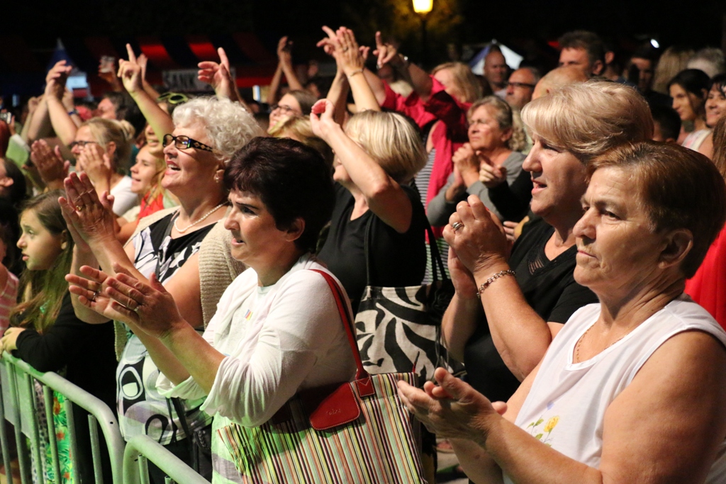 Virsko ljeto 2017: Gazde raspjevale i rasplesale Vir Virsko ljeto 2017: Gazde raspjevale i rasplesale Vir