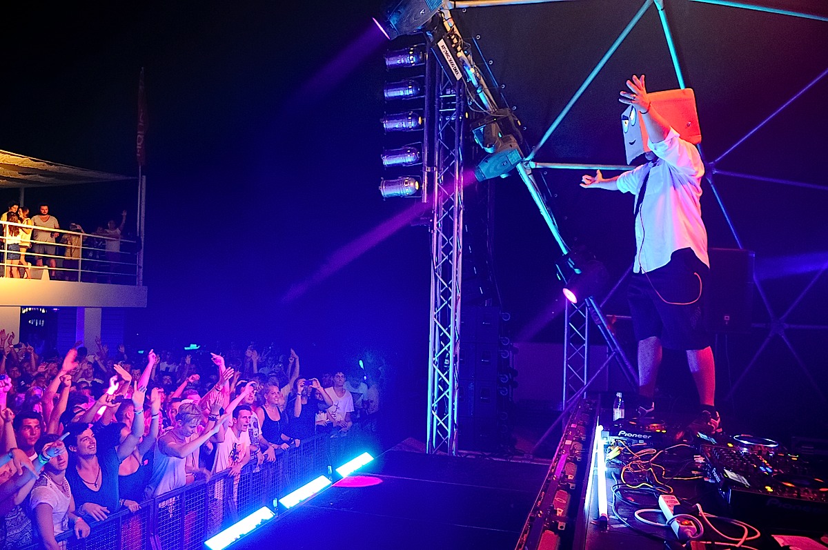 Aquarius Klub, 8. kolovoza: After beach party i DJ From Mars, foto: Goran Telak Aquarius Klub, 8. kolovoza: After beach party i DJ From Mars, foto: Goran Telak