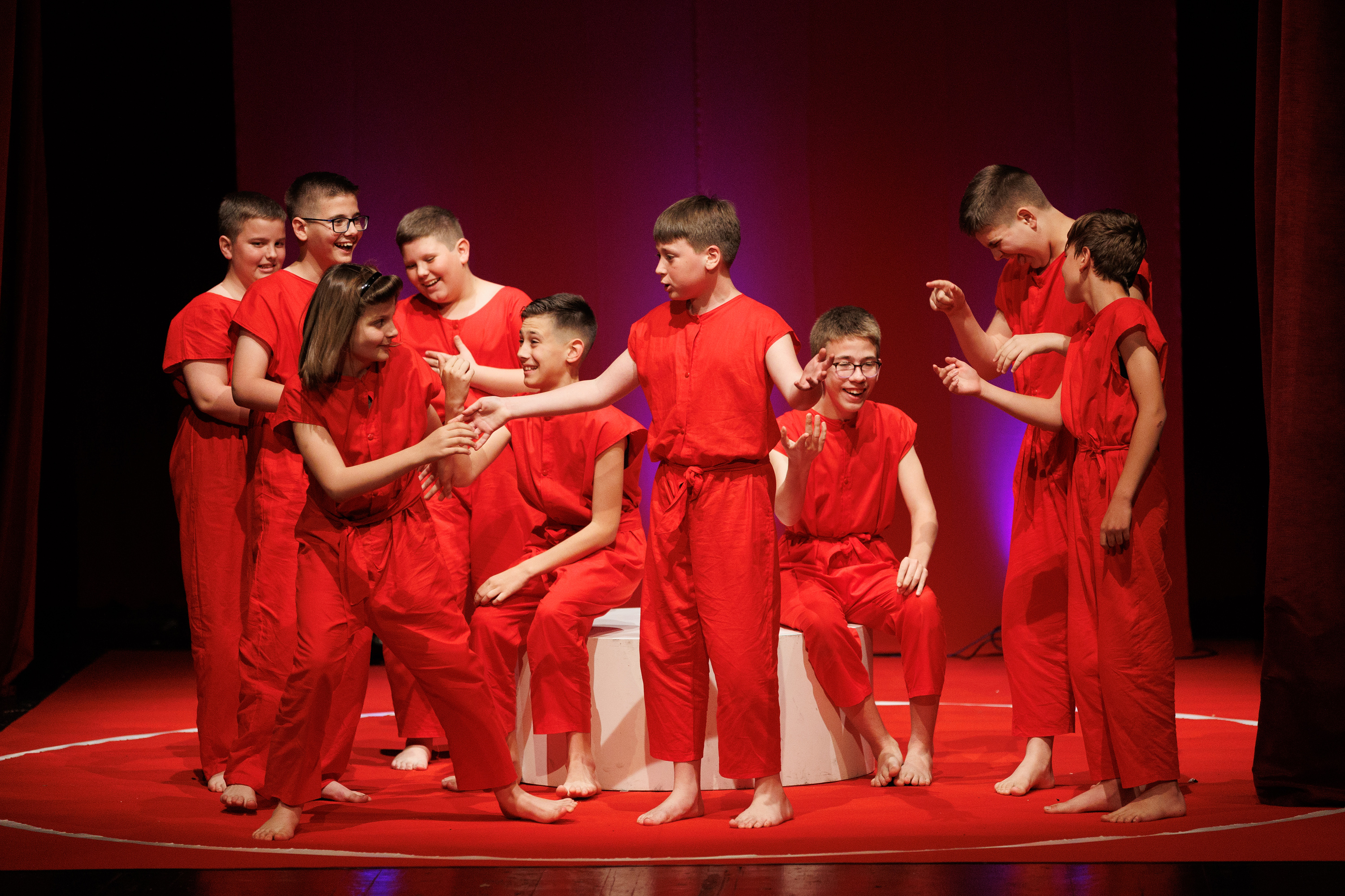 Igrajmo se: Zabranjeno mlađima od 15 strana A