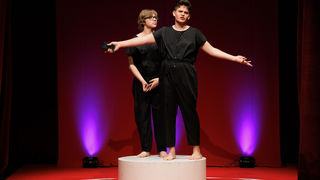 Igrajmo se: Zabranjeno mlađima od 15 strana A