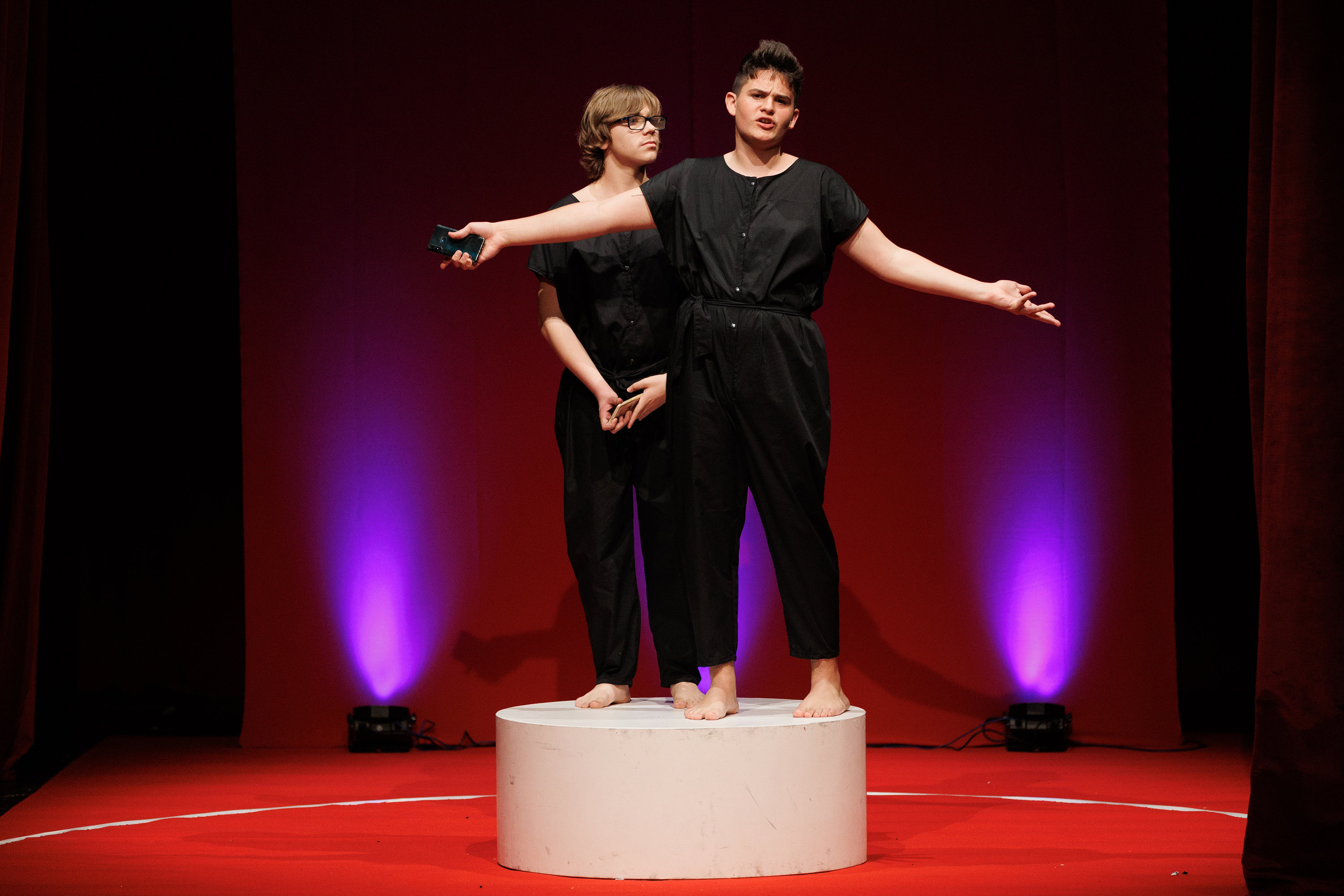 Igrajmo se: Zabranjeno mlađima od 15 strana A