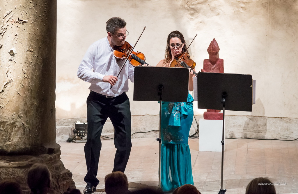 Roman i Milena Simović oduševili koncertom u crkvi Sv. Donata Roman i Milena Simović oduševili koncertom u crkvi Sv. Donata