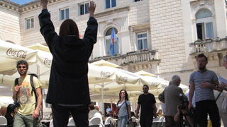 Performans Selme Banich na Narodnom trgu, foto: L. Banić