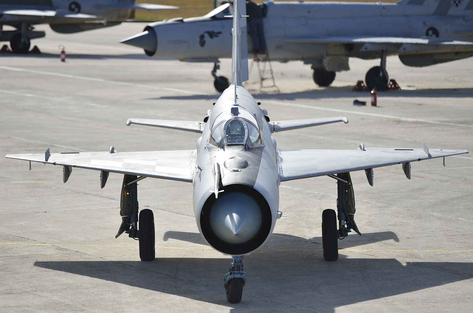 Vježbe pilota borbenih MIG-ova Vježbe pilota borbenih MIG-ova