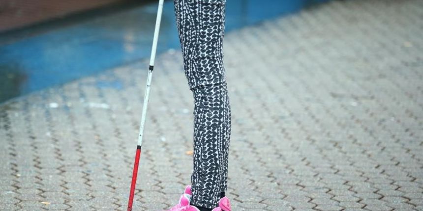 Medjunarodni dan bijelog stapa je medjunarodni praznik koji se obiljezava svakog 15. listopada pocevsi od 1964. godine. 15. listopad obiljezava sljepocu ljudi kod kojih bijeli stap predstavlja simbol. U Hrvatskoj se s obiljezavanjem pocelo 1996. Photo: S