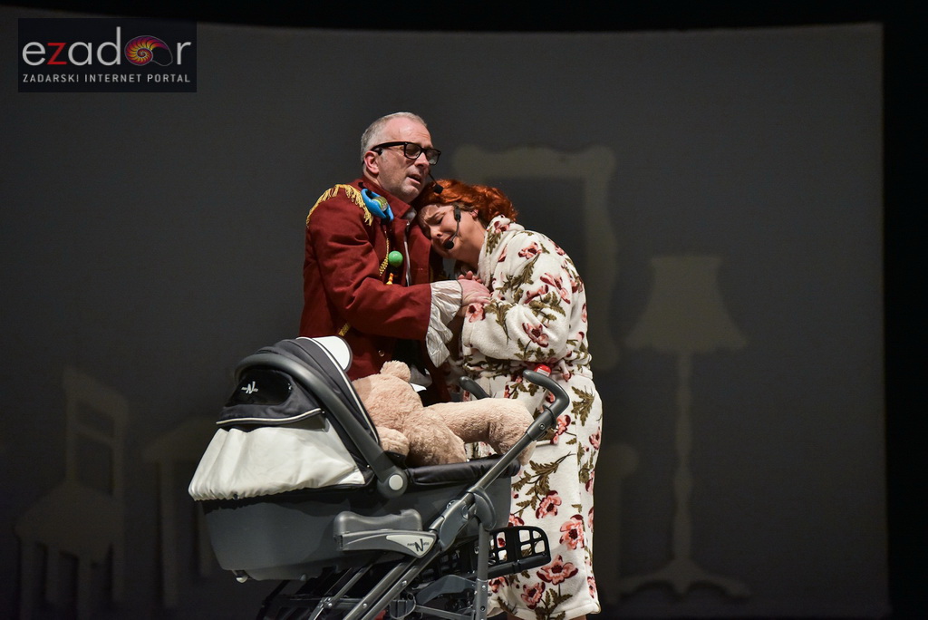 Predstava “Odgojoj” Plesne udruge Gesta u HNK Zadar