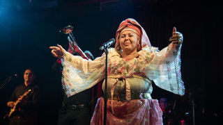 Esma Redžepova, prateći bend Folk Masters i gost Ibus Ibraimovski @ Arsenal Zadar Esma Redžepova, prateći bend Folk Masters i gost Ibus Ibraimovski @ Arsenal Zadar