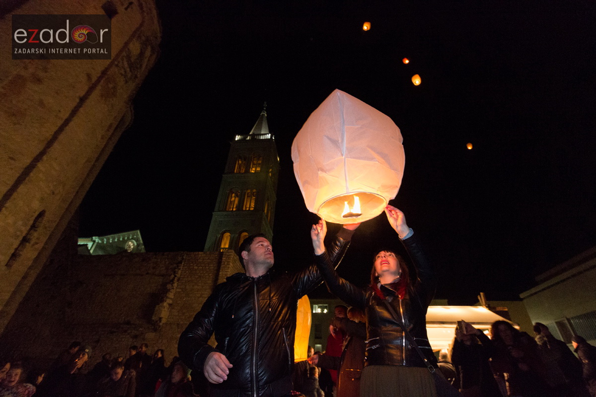 Humanitarni svjetlosni spektakl “Zaželi ljubav” na zadarskom Forumu, 18. veljače 2017. Humanitarni svjetlosni spektakl “Zaželi ljubav” na zadarskom Forumu, 18. veljače 2017.