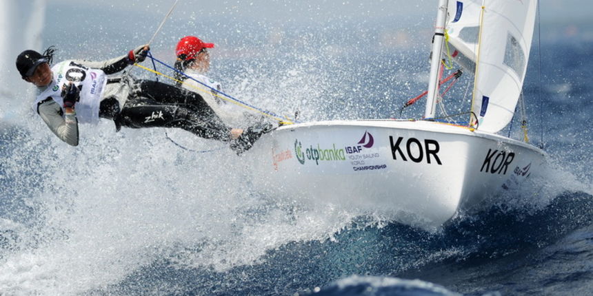 Zadar, 140711.
ISAF svjetsko juniorsko prvenstvo
Zadar 2011, 07.-15. srpanj 2011.
Osmi je dan svjetskog prvenstva u jedrenju koje se odrzava u organizaciji jedrlicarskog kluba Uskok. Danasnji dan obiljezio je jak vjetar s juga sto je napokon omogucilo j Zadar, 140711.
ISAF svjetsko juniorsko prvenstvo
Zadar 2011, 07.-15. srpanj 2011.
Osmi je dan svjetskog prvenstva u jedrenju koje se odrzava u organizaciji jedrlicarskog kluba Uskok. Danasnji dan obiljezio je jak vjetar s juga sto je napokon omogucilo j
