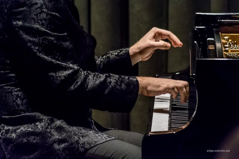 LOvro Pogorelić: “Kavalir za klavirom” u Svečanoj dvorani Sveučilišta u Zadru LOvro Pogorelić: “Kavalir za klavirom” u Svečanoj dvorani Sveučilišta u Zadru