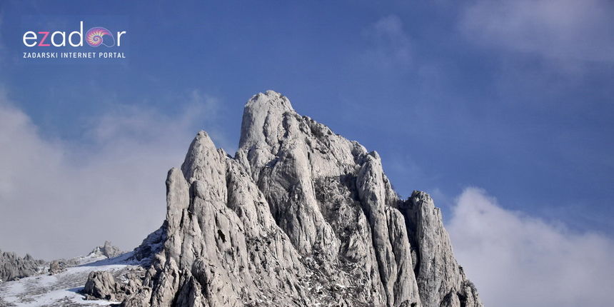 Tulove grede pod snježnim pokrivačem Tulove grede pod snježnim pokrivačem