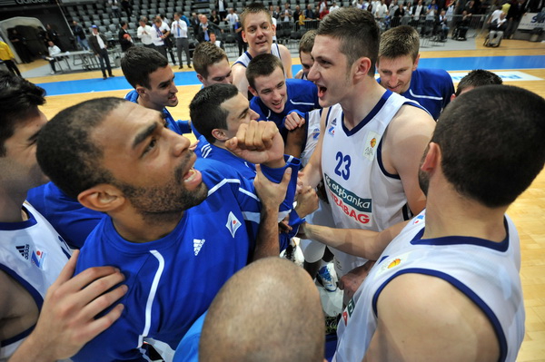 Zadar, 260513.
Dvorana Kresimira Cosica. 
3. polufinalna utakmica prvenstva Hrvatske izmedju KK Zadar i KK Cedevita.
Na fotografiji: slavlje Zadrana.
Foto: Luka Gerlanc / CROPIX