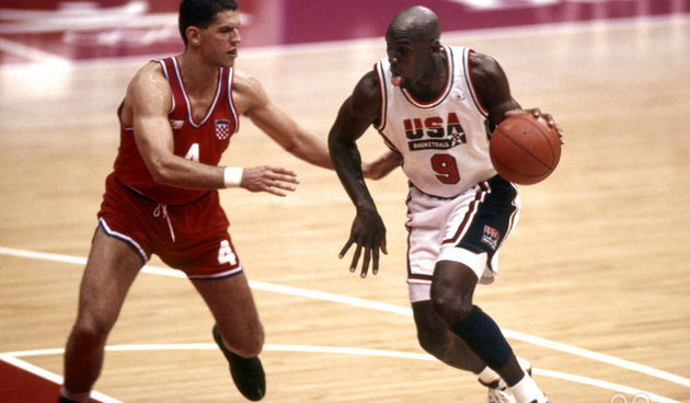 Dražen Pertović i Michael Jordan na OI 1992 u Barceloni, foto: insidehoops.com