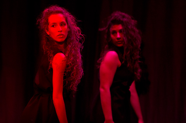 Plesna čestitka Zadarskog plesnog ansambla, Foto: Leo Banić Plesna čestitka Zadarskog plesnog ansambla, Foto: Leo Banić