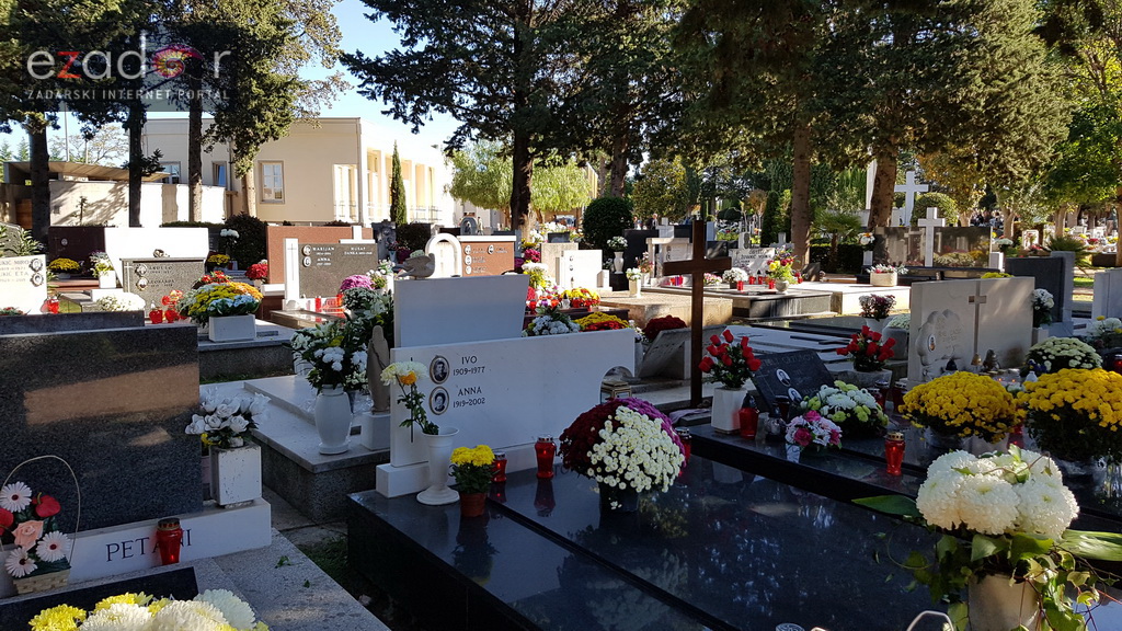 Blagdan Svih svetih na zadarskim grobljima