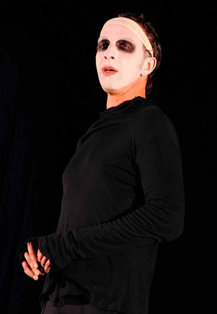 17. Zadarsko kazališno ljeto: Multimedijalni performans “Diva”, Edvin Liverić, foto: N. Marčev 17. Zadarsko kazališno ljeto: Multimedijalni performans “Diva”, Edvin Liverić, foto: N. Marčev